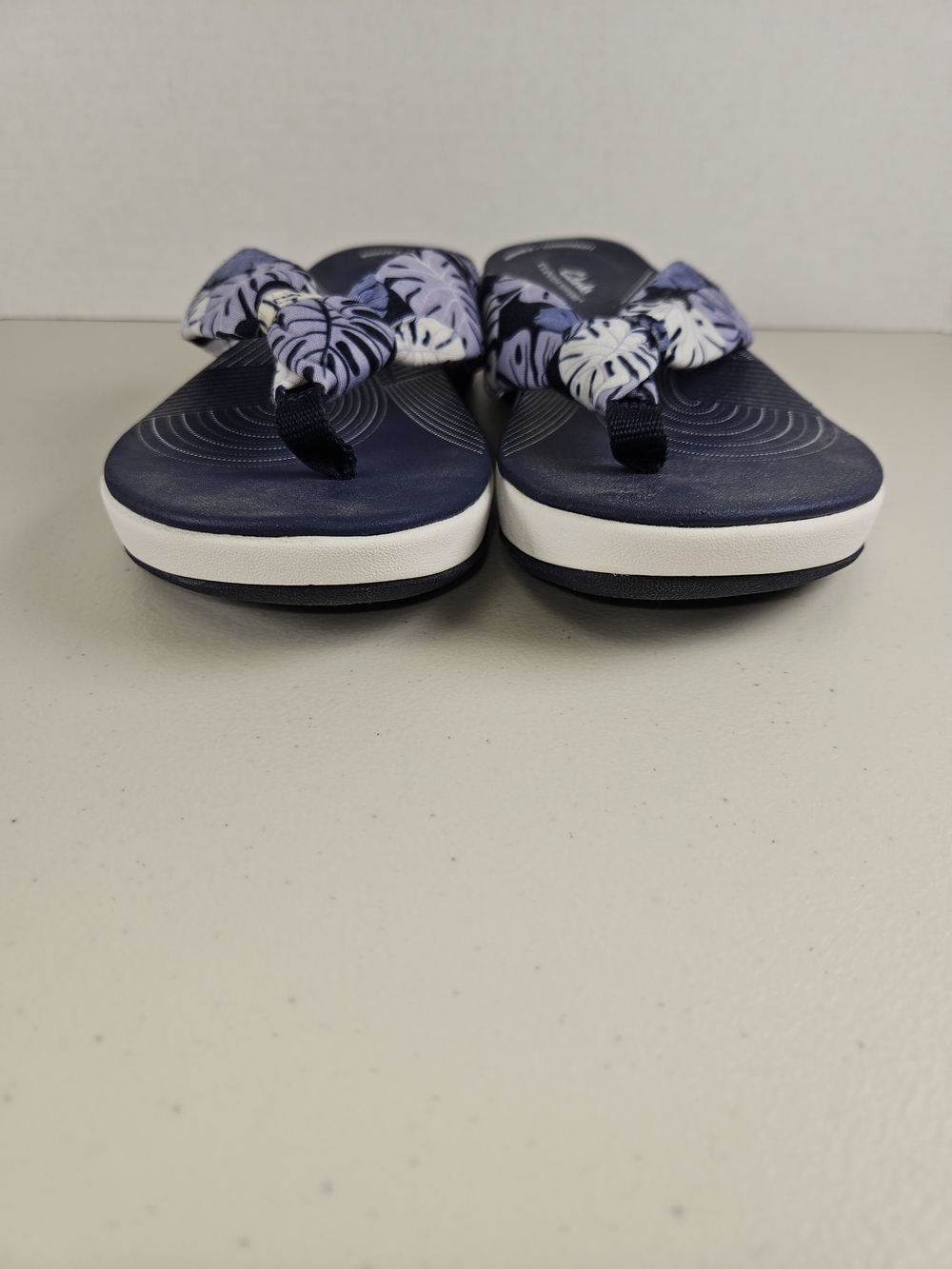 Brand New Size 9 Clarks Cloudsteppers Navy Floral Thong Sandals - Women - Picture 6 of 9